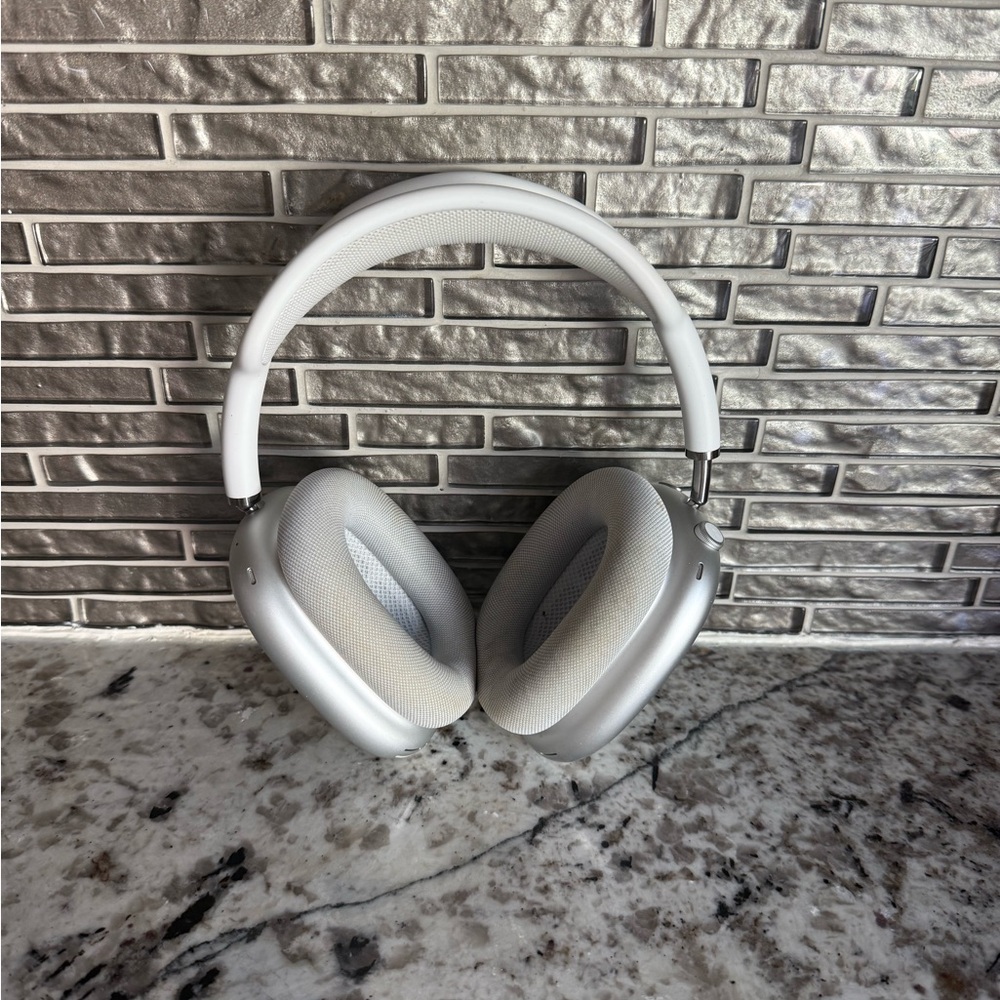 Apple Silver Over-Ear Headphones with Premium Comfort